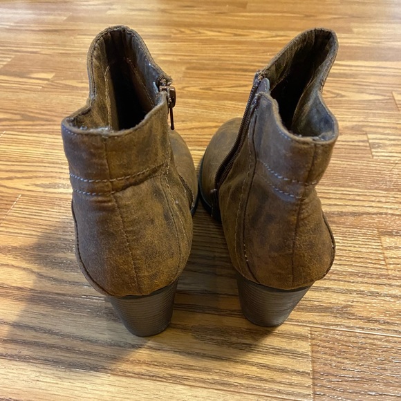 Booties - Picture 3 of 6